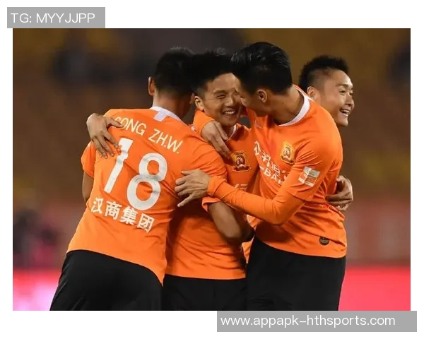 阿涅利与阿莱格里情谊深厚共进午餐共观比赛展现默契合作 阿涅利与阿莱格里情谊深厚共进午餐共观比赛展现默契合作